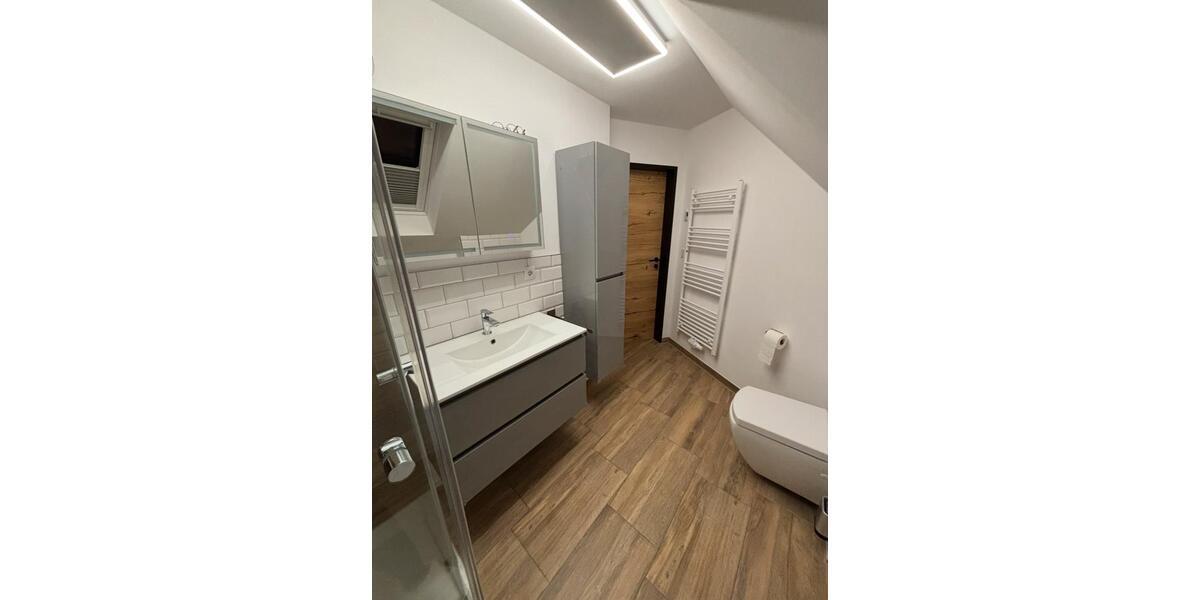 Modern saniertes Haus zu vermieten 4 zimmer