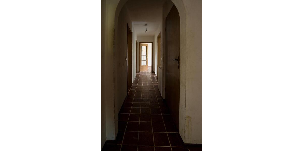 Erdgeschoßwohnung Bernried - 4 Zimmer, 127 m&sup2;, 250.000&euro; | Angebot:27010016