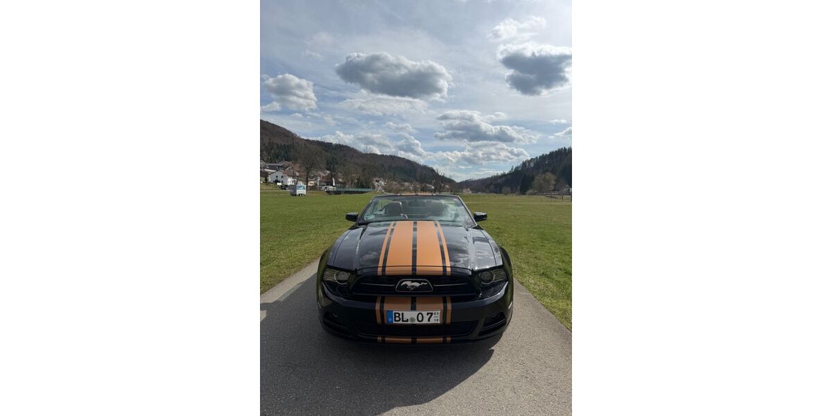 Ford Mustang 84.000 km 21.990 &euro; Meßstetten 72469