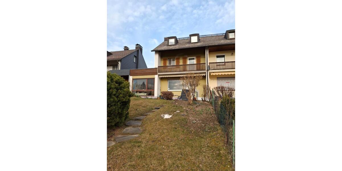 Reihenhaus Selb - 7 Zimmer, 134 m&sup2;, 129.000&euro; | Angebot:27226593