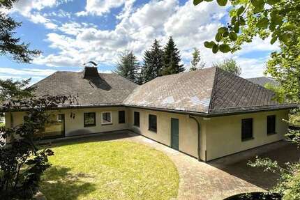 Haus zum Kaufen in Bensheim-Auerbach 1.450.000 € 300 m²