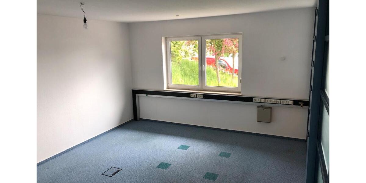 Gewerbeimmobilie Büro Bürogebäude in 98530 Oberstadt zimmer