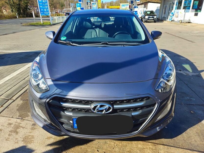i30