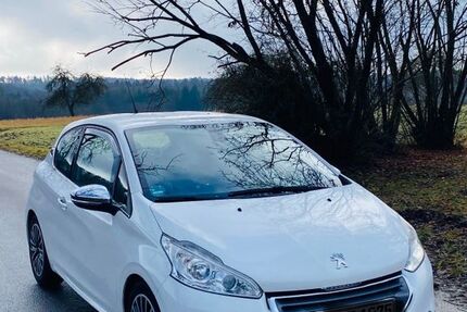 Peugeot 208 147.000 km 4.990 &euro; Gärtringen 71116