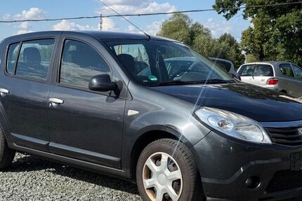 Dacia Sandero 233.668 km 1.799 &euro; Schleifreisen 07629