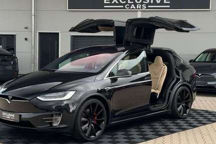 Tesla Model X 128.077 km 42.750 &euro; Emsbüren 48488