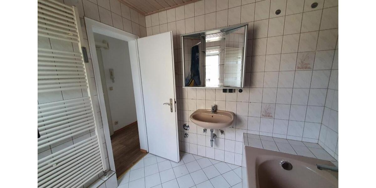 Etagenwohnung Rödental - 3 Zimmer, 85 m&sup2;, 550&euro; | Angebot:25959656