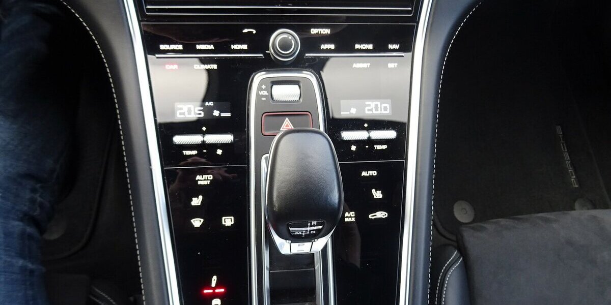 Porsche Panamera GTS Sport Turismo*Keramik,21´´Alu,Standh 148.000 km 63.850 &euro; Schorndorf 73614