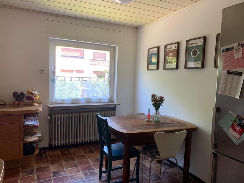 WG Zimmer in ruhiger Lage (3er Mädchen WG)