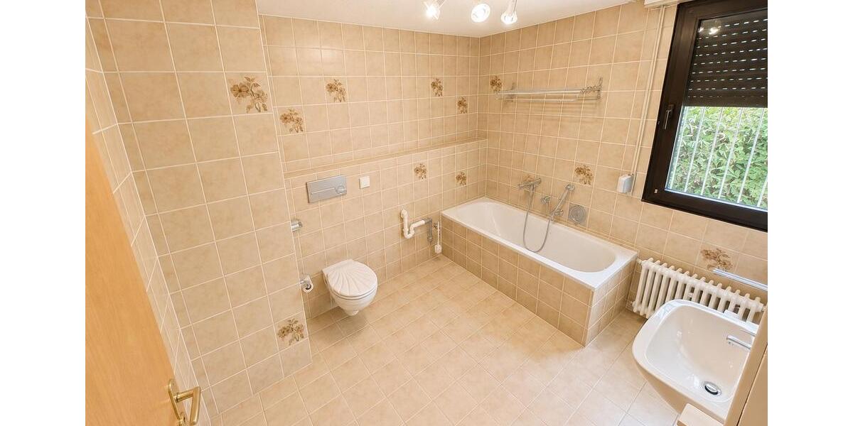 Etagenwohnung Göttingen Oststadt - 4 Zimmer, 142 m&sup2;, 399.000&euro; | Angebot:27197596