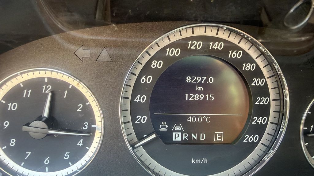 Mercedes-Benz E 220 128.915 km 11.700 &euro; Ottrau 34633