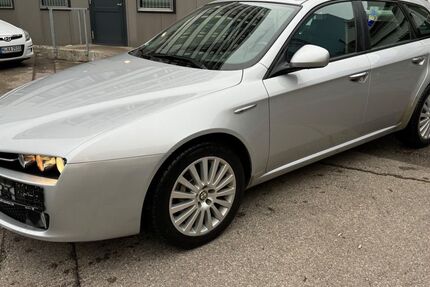 Alfa Romeo 159 122.111 km 7.250 € München 80636