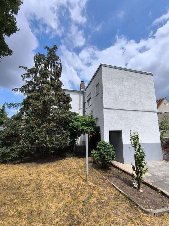 Haus zum Kaufen in Kelsterbach 639.000 € 164 m² 7 zimmer