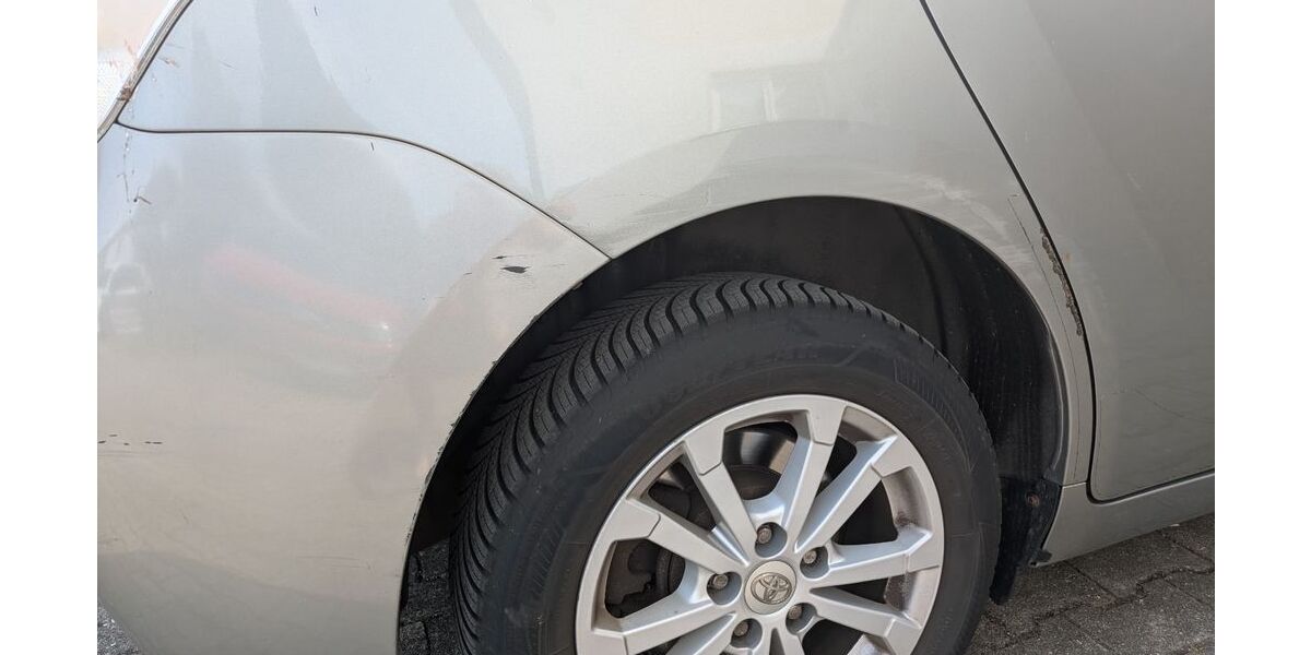 Toyota Verso 234.000 km 3.750 &euro; Frankfurt am Main 60439