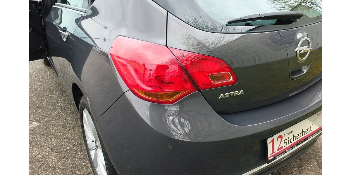 Opel Astra ACTIVE KLIMAANLAGE 17ZOLL LMF TEMPOMAT 92.855 km 6.904 &euro; Köln 50858