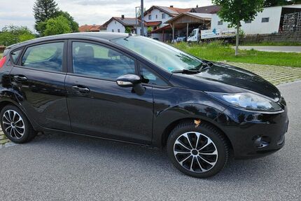 Ford Fiesta 136.000 km 2.750 &euro; Penzberg 82377