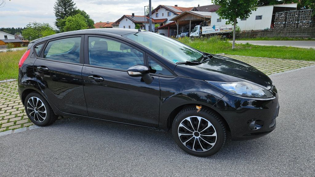 Ford Fiesta 136.000 km 2.750 &euro; Penzberg 82377