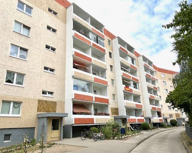 Wohnung zum Mieten in Waren (Müritz) 250 € 25.34 m² 1 zimmer