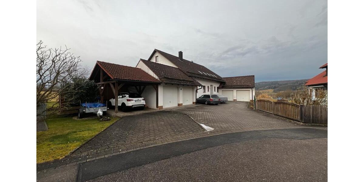 Dachgeschoßwohnung Schleusingen - 3 Zimmer, 80 m&sup2;, 830&euro; | Angebot:25641757