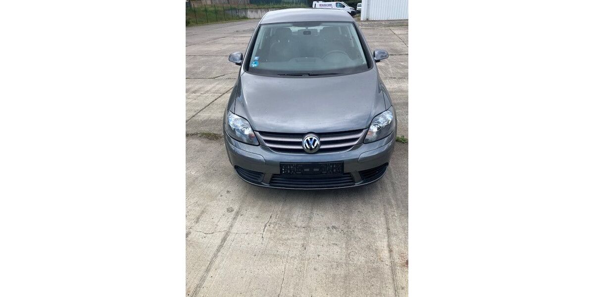 VW Golf Plus 104.667 km 4.190 &euro; Waren 17192