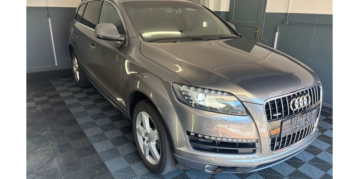 Audi Q7 174.188 km 11.990 € München 81241