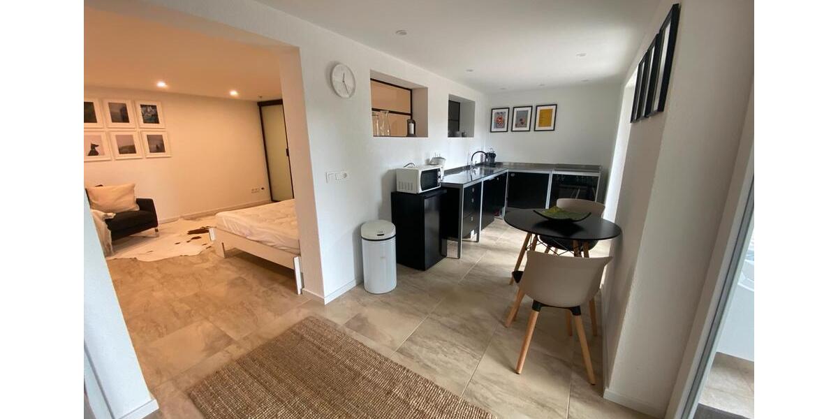 Hochwertig möblierte Wohnung warm SINGLE PENDLER auf Zeit 1.5 zimmer