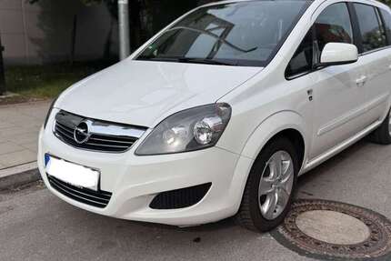 Opel Zafira 89.000 km 4.999 € München 81245