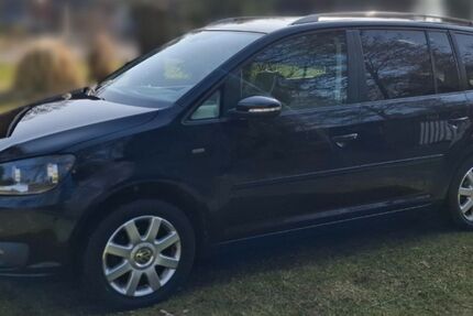 VW Touran 182.850 km 7.700 &euro; Kiebitzreihe 25368