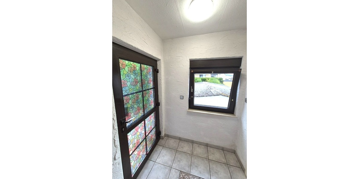 Gepflegte, großzügige 2-Etagen-Wohnung mit Kamin & Carport zu vermieten – wohnen wie im eigenen Haus 5 zimmer