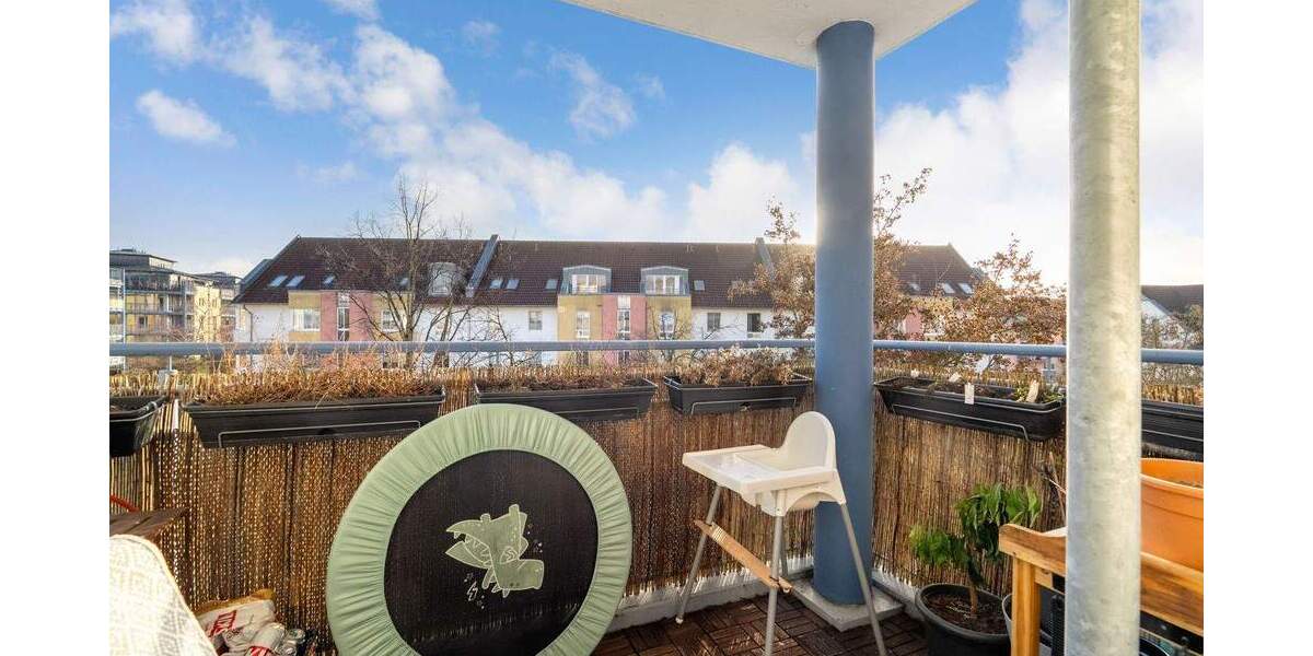 Wohnen am Wasser - Lichtdurchflutete 2-Zimmer-Wohnung mit Balkon und Aufzug 2 zimmer