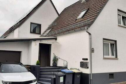 Haus Raunheim - 8 Zimmer, 270 m&sup2;, 670.000&euro; | Angebot:25751160