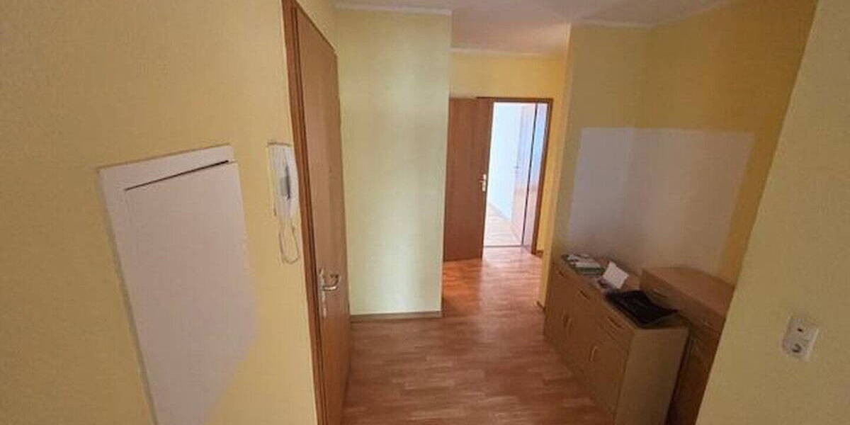 Etagenwohnung Riesa Pausitzer Delle - 4 Zimmer, 94 m&sup2;, 105.000&euro; | Angebot:26065097
