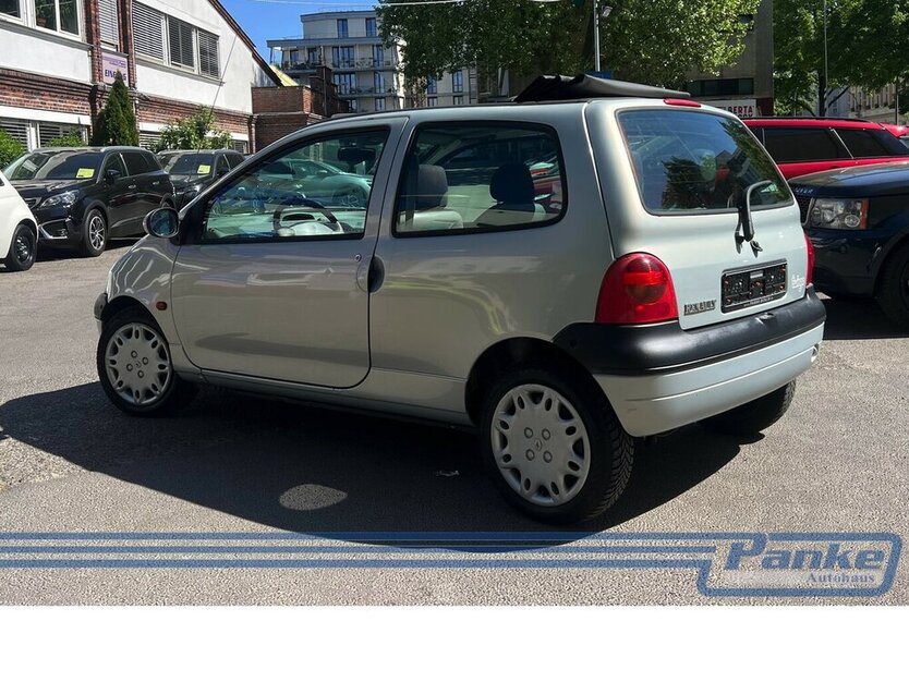 Renault Twingo 1.2 Liberty*Falt-Dach*4-Sitz*11/25TÜV*2-E 174.613 km 1.980 € Berlin 13187