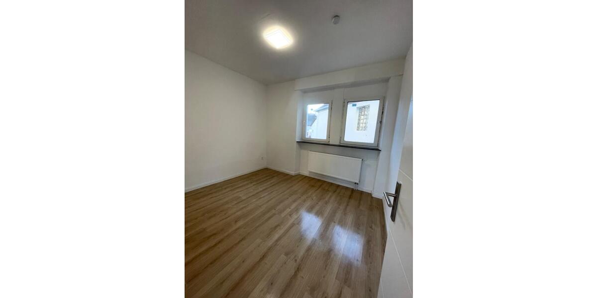 Erdgeschoßwohnung Schiffweiler - 2 Zimmer, 50 m&sup2;, 500&euro; | Angebot:26326946