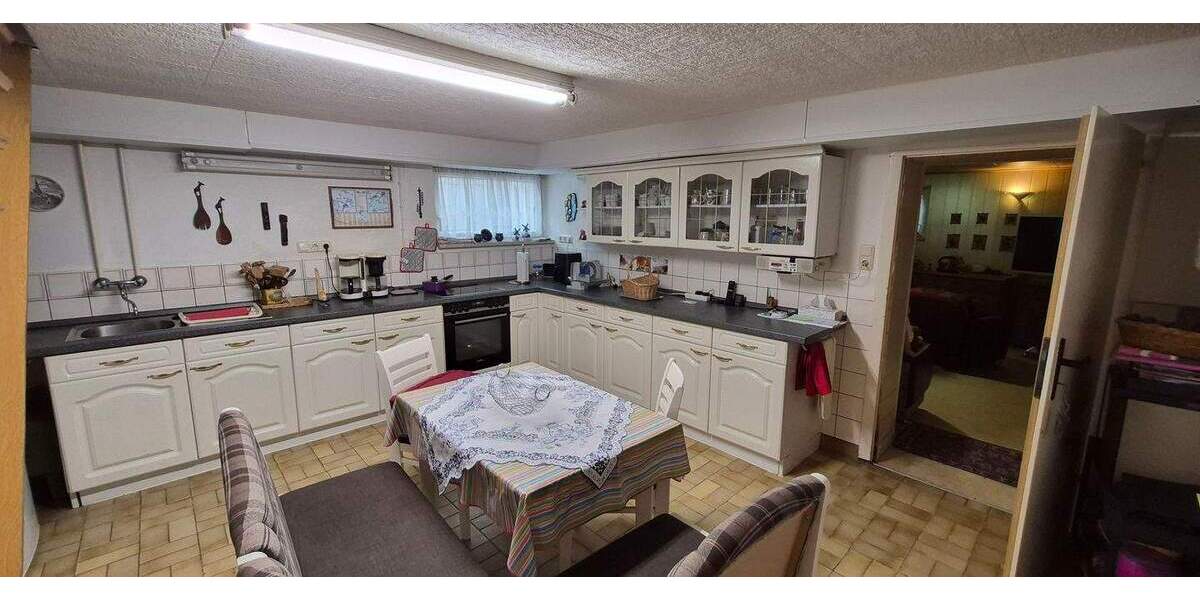 Viel Platz für Ihre Ideen - 2 Häuser * Bürohaus * Ladengeschäft * Wirtschaftsgebäude * 4 Garagen * Wald uvm. - Mehrfamilienhaus, Wohnhaus Arendsee (Altmark) Fleetmark | Angebot:25536497