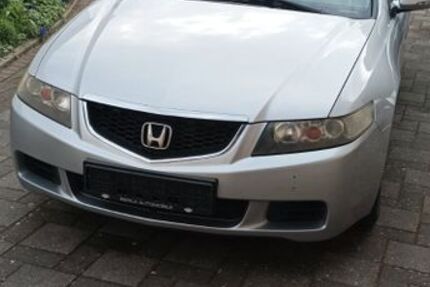 Honda Accord 292.000 km 675 &euro; Buttlar 36419