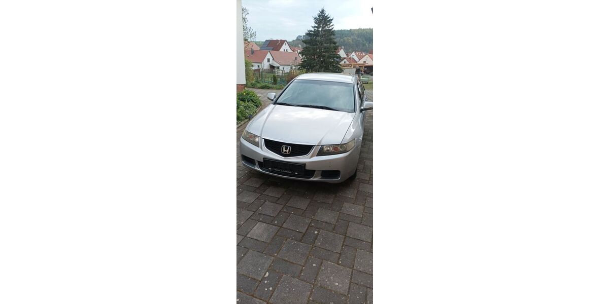Honda Accord 292.000 km 675 &euro; Buttlar 36419