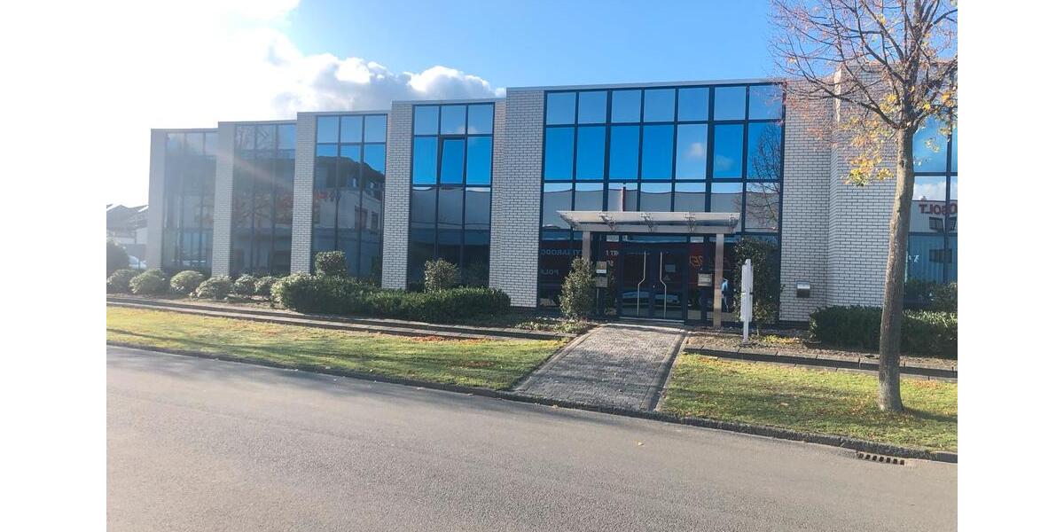 LUXE BURORAEUME ZU VERMIETEN, MIT GEMEINSCHAFTSKUECHE UND TOILETT zimmer