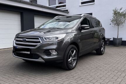 Ford Kuga 99.990 km 10.490 &euro; Sarstedt 31157