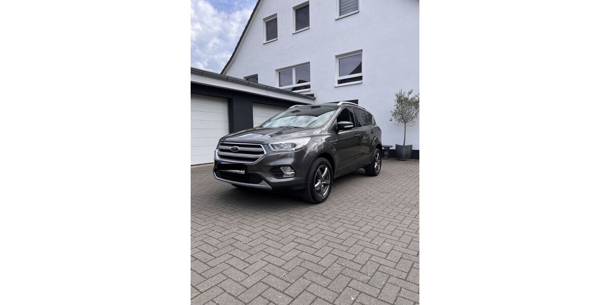 Ford Kuga 99.990 km 11.590 &euro; Sarstedt 31157