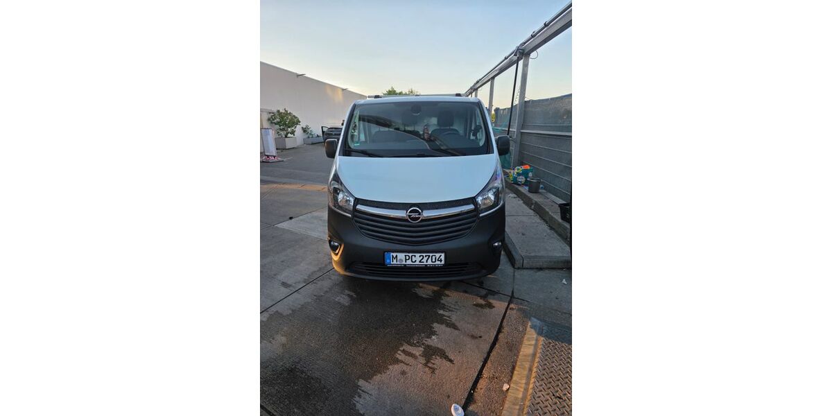 Opel Vivaro 195.000 km 11.000 &euro; Höhenkirchen Siegertsbrunn 85635
