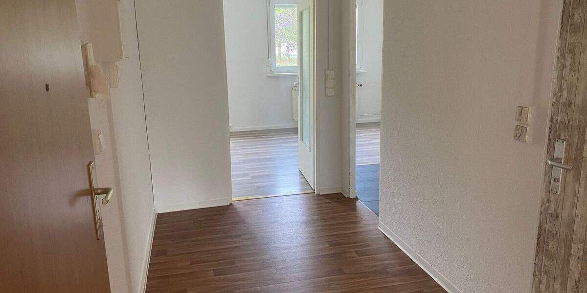 Zimmer Halle (Saale) Nördliche Neustadt - 3 Zimmer, 57 m&sup2;, 345&euro; | Angebot:26343851