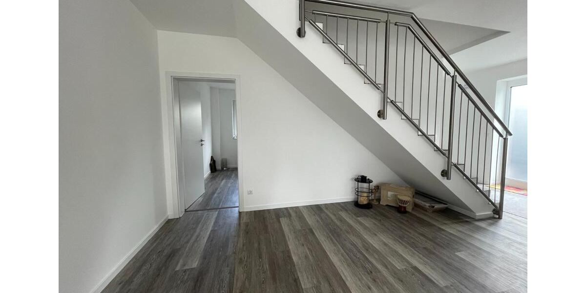 Doppelhaushälfte Stuhr - 6 Zimmer, 150 m&sup2;, 1.550&euro; | Angebot:25719708