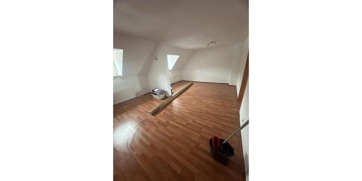 Dachgeschoßwohnung Remscheid - 3 Zimmer, 75 m&sup2;, 750&euro; | Angebot:24876826