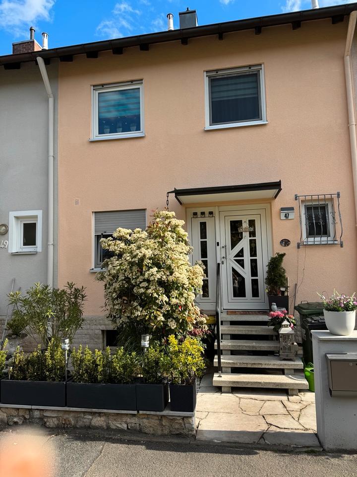 Top modernisiertes Reihenmittelhaus in begehrter Lage