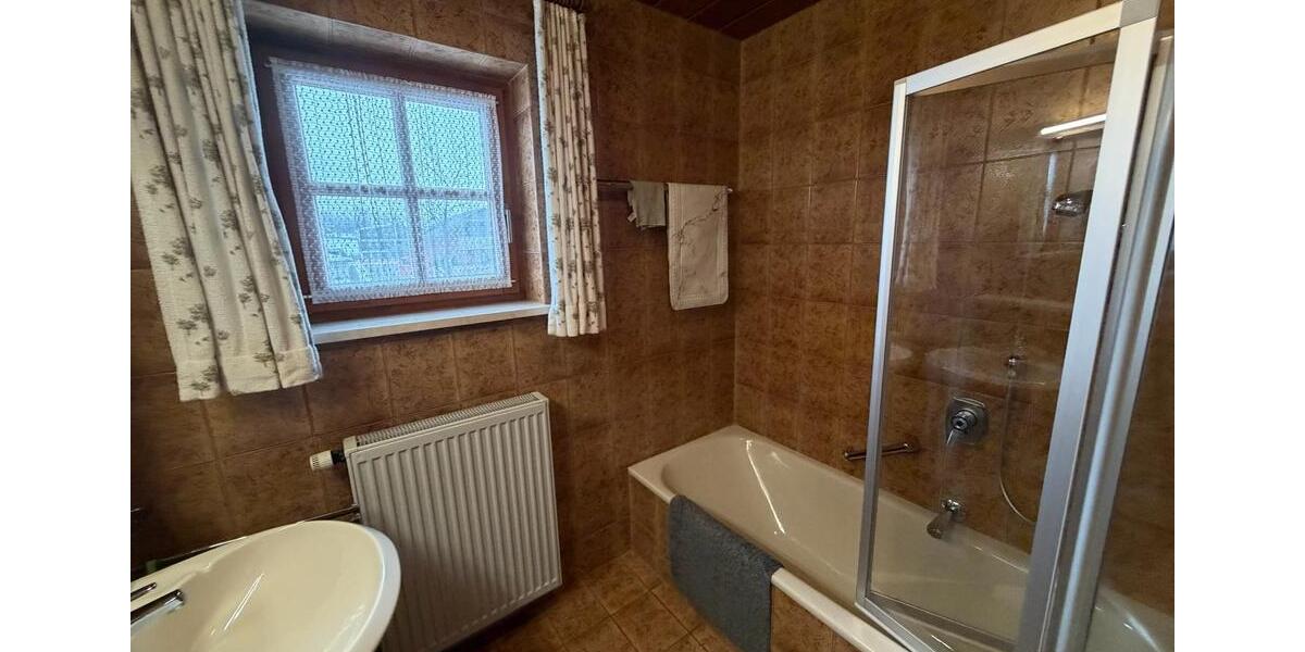 Dachgeschoßwohnung Freilassing - 2.5 Zimmer, 75 m&sup2;, 280.000&euro; | Angebot:26190040