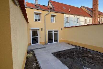 Haus Trebbin - 4 Zimmer, 100 m&sup2;, 1.250&euro; | Angebot:27493807