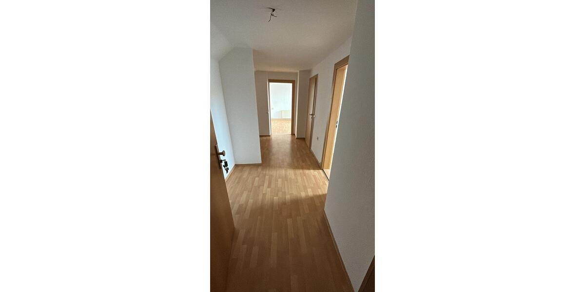 Dachgeschoßwohnung Aschersleben - 1 Zimmer, 34 m&sup2;, 200&euro; | Angebot:26181128