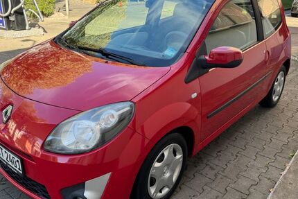 Renault Twingo 111.077 km 1.699 &euro; Frankfurt 60487