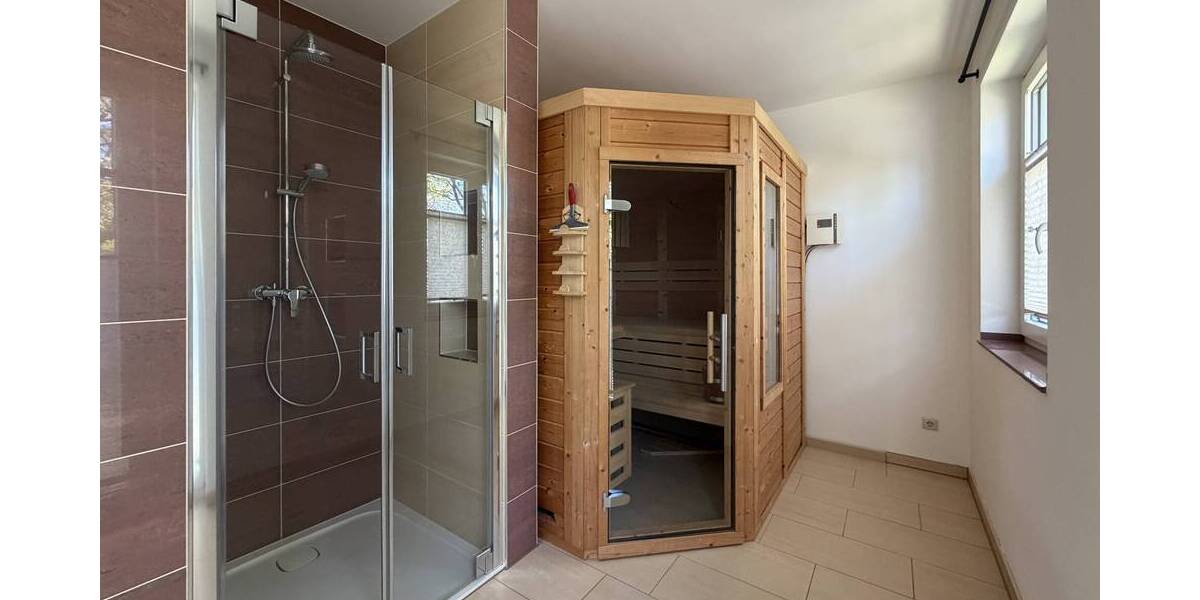 Repräsentatives Haus für die große Familie, weitläufiges Grundstück in ruhiger Lage Finkenkrug - Einfamilienhaus Falkensee / Finkenkrug Falkensee | Angebot:26381857